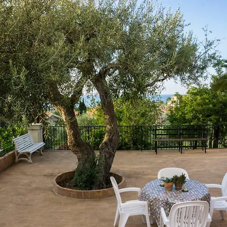 Santa Lucia Villa Cefalù