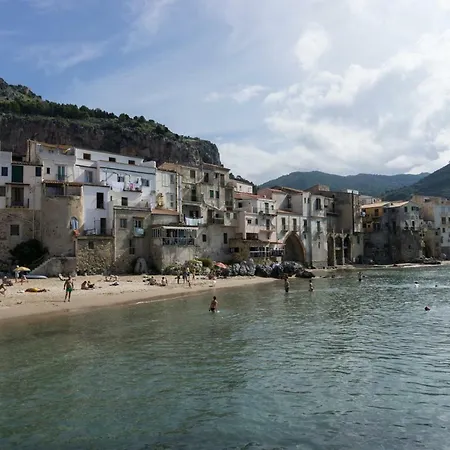 Santa Lucia * Cefalù
