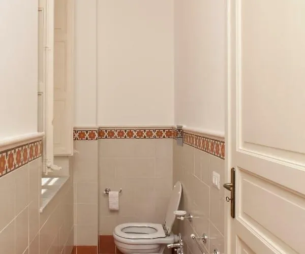 Santa Lucia * צ'פאלו